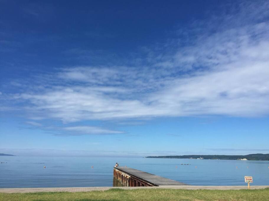 佐渡 ビーチまで0分 1客のみ オーシャンビュー Beach Side House ウッドデッキ Sado Exteriör bild